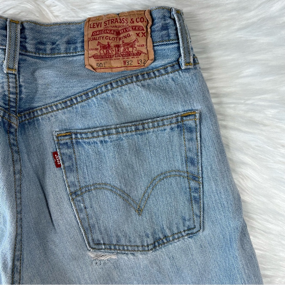 Levi's 501 Original Fit Button‎ Fly Non-Stretch Jeans - Picture 4 of 10